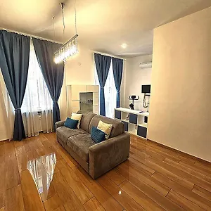 Apartment Lux With Parking, Genoa